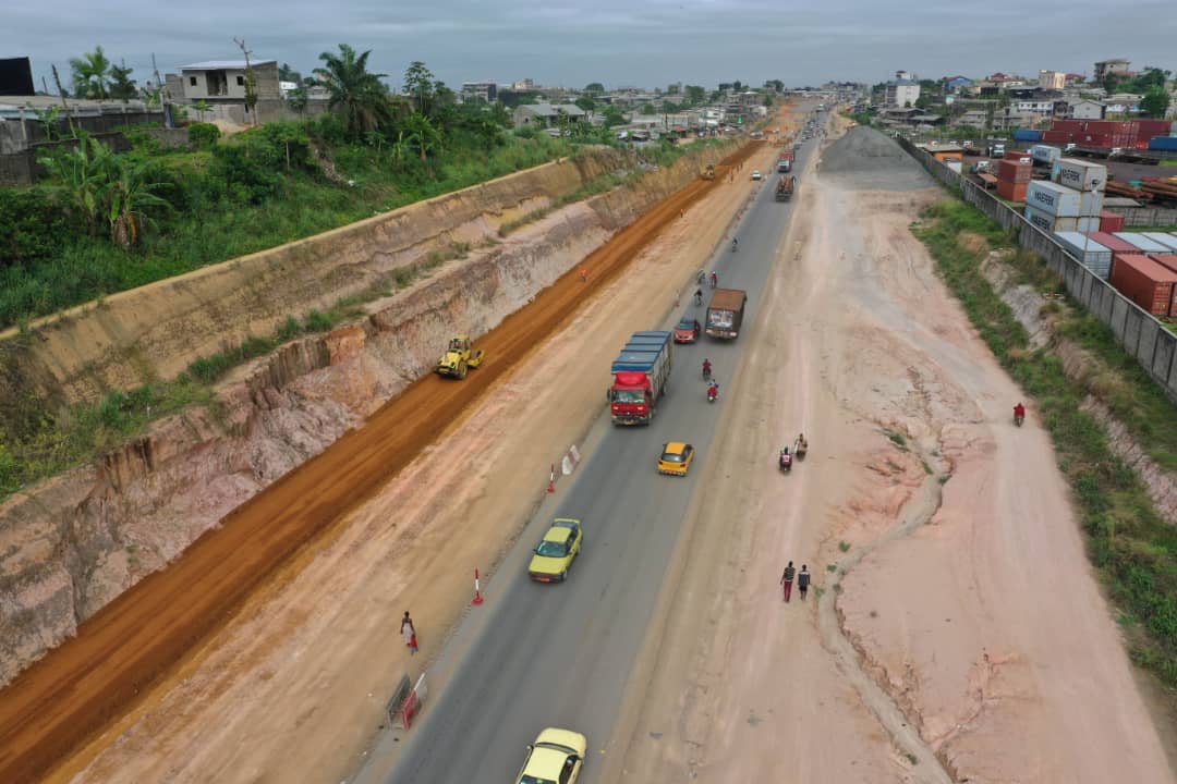 Penetrating East of Douala: phase 2 in slow motion